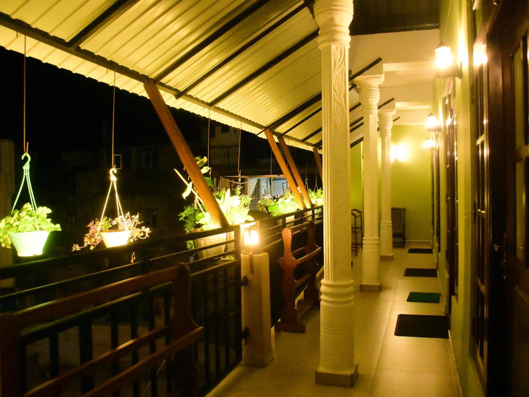 Grand View Guest House Хапутале Екстериор снимка