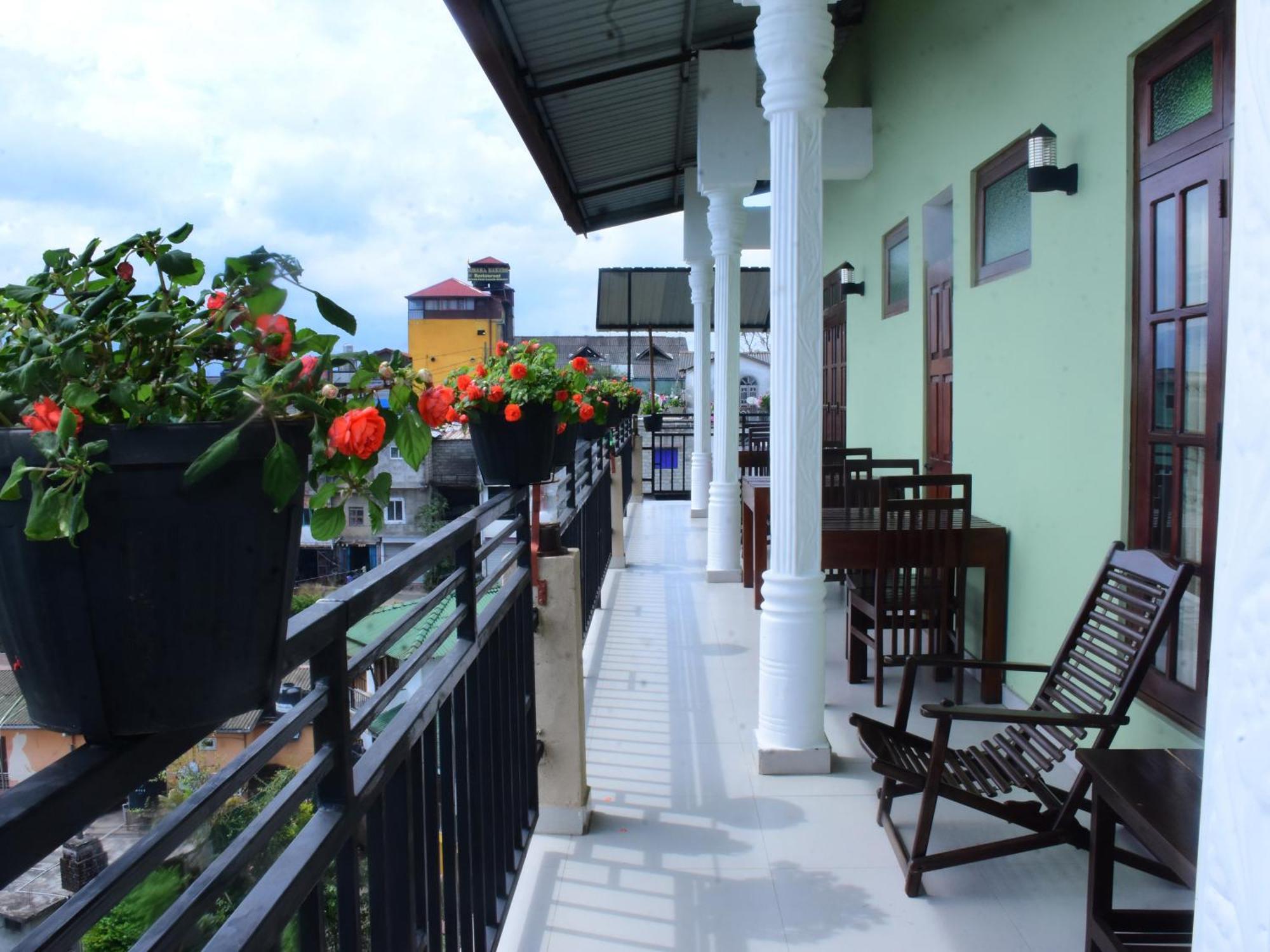 Grand View Guest House Хапутале Екстериор снимка