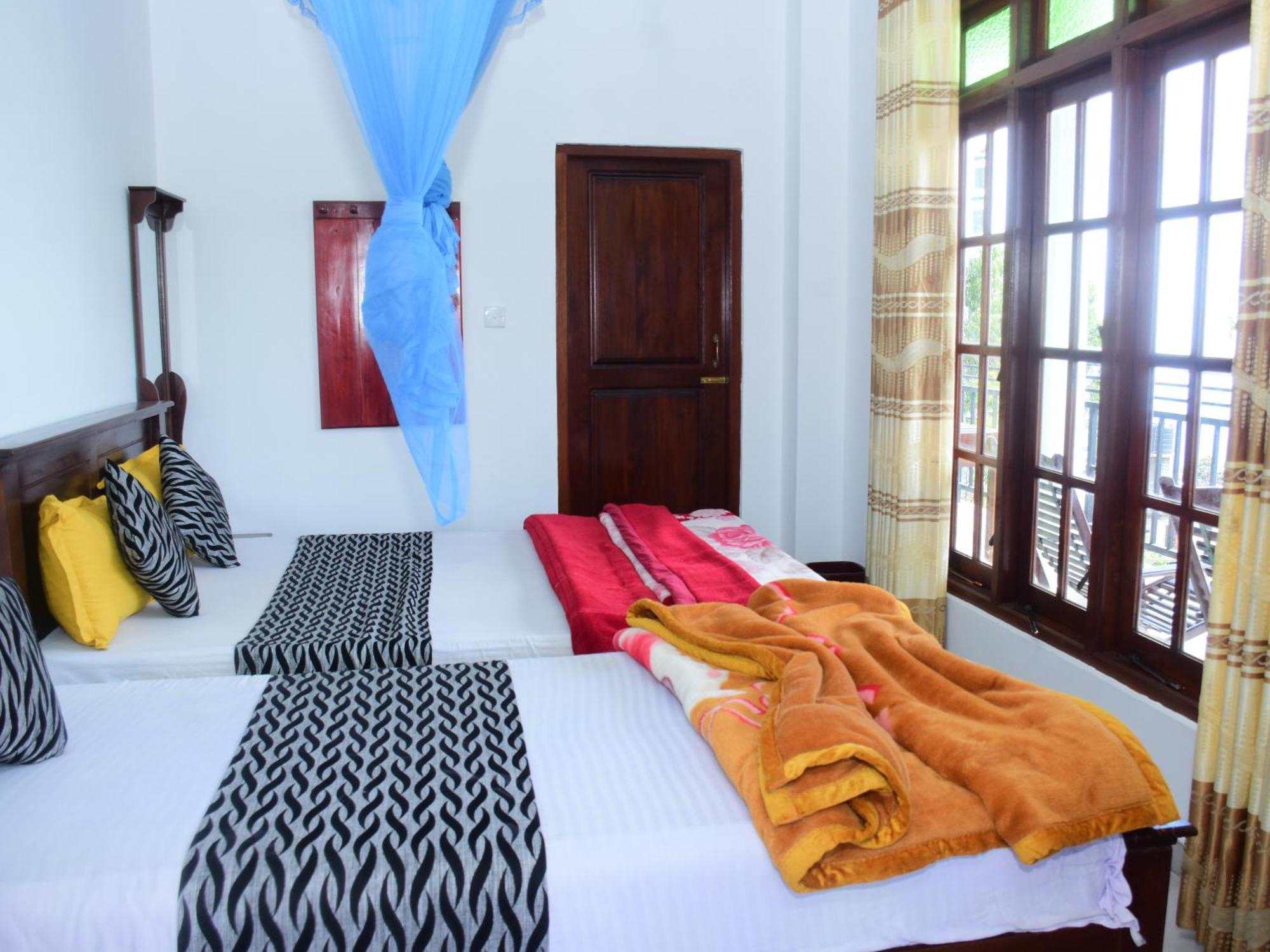 Grand View Guest House Хапутале Екстериор снимка