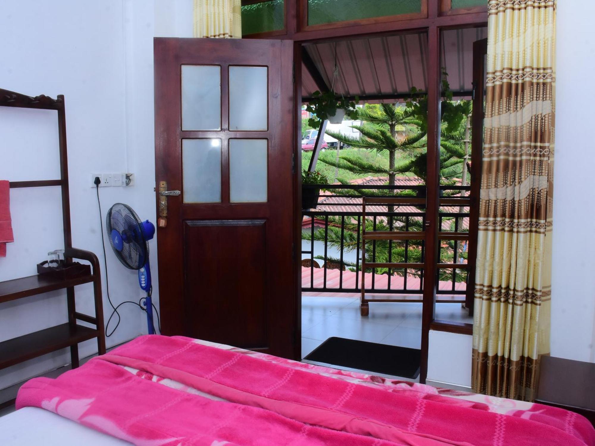 Grand View Guest House Хапутале Екстериор снимка