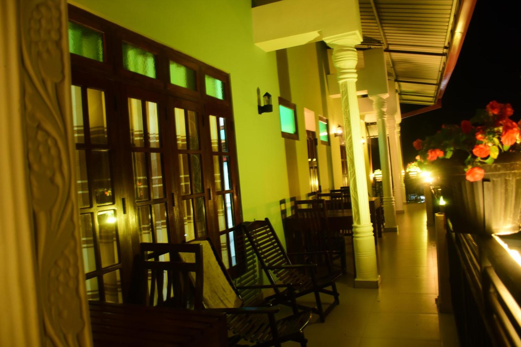 Grand View Guest House Хапутале Екстериор снимка